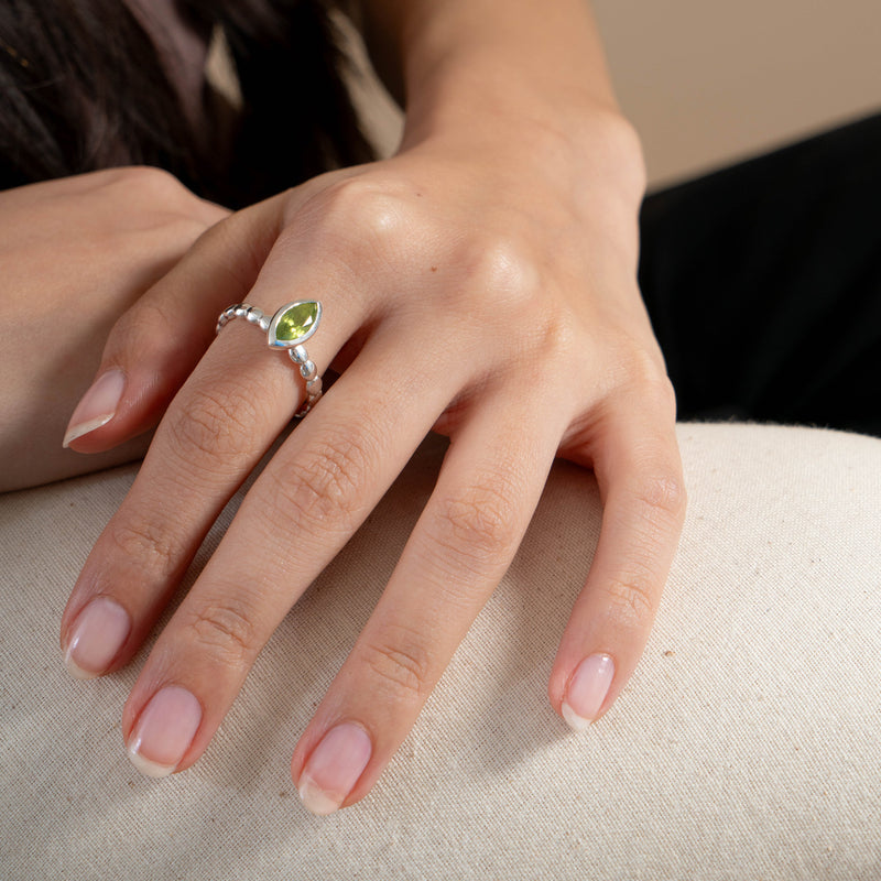 TWR79-S-PERI-Dower-and-Hall-Sterling-Silver-Marquise-Peridot-Twinkle-Ring-3