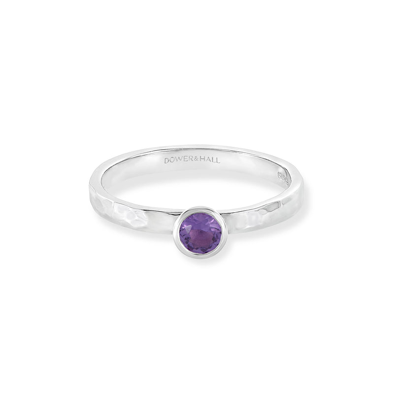 TWR24-S-AME-Dower-and-Hall-Sterling-Silver-4mm-Amethyst-Hammered-Twinkle-Ring