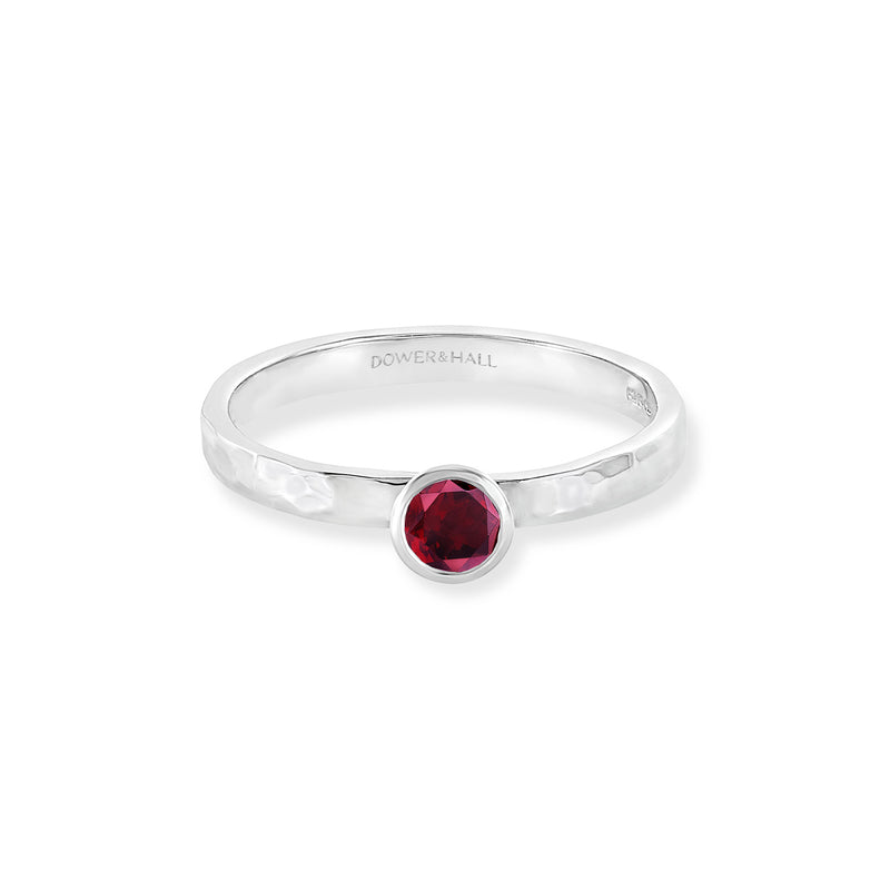 TWR24-S-GAR-Dower-and-Hall-Sterling-Silver-4mm-Garnet-Hammered-Twinkle-Ring