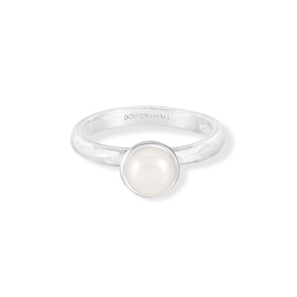 TWR36-S-WP-Dower-and-Hall-Sterling-Silver-6mm-White-Pearl-Hammered-Twinkle-Ring