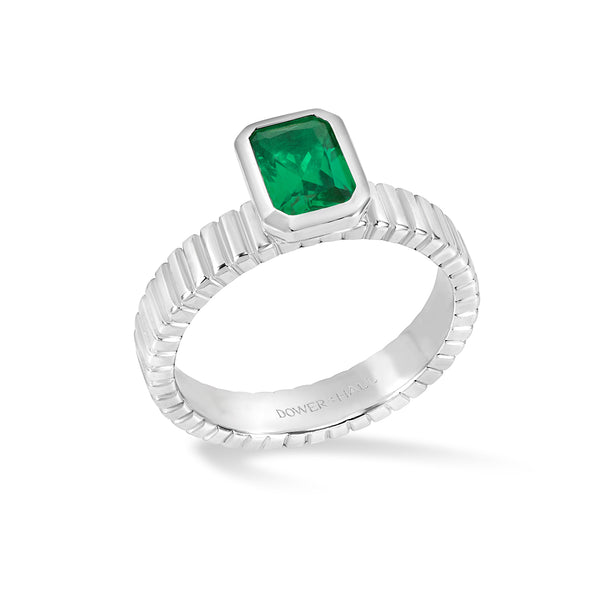 TWR97-S-GG-Dower-and-Hall-Sterling-Silver-Green-Garnet-Octagon-Twist-Twinkle-Ring-1